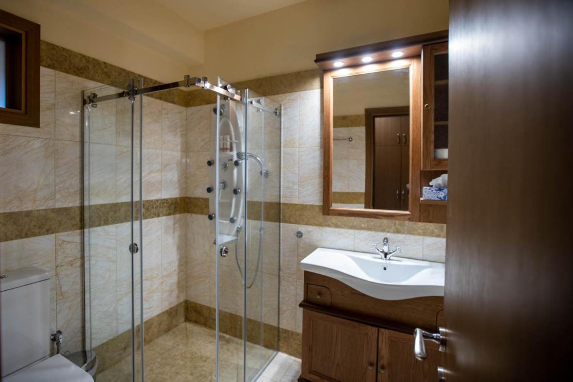 Rentína Rentinia Inn מראה חיצוני תמונה