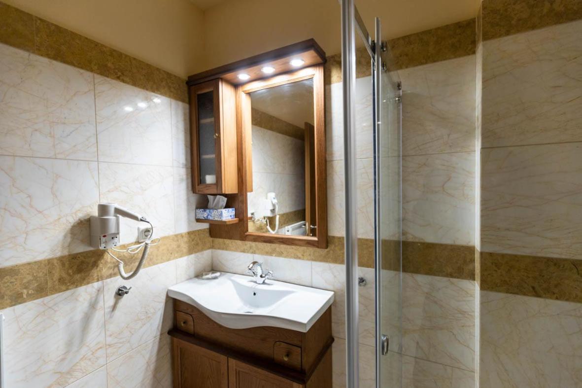 Rentína Rentinia Inn מראה חיצוני תמונה